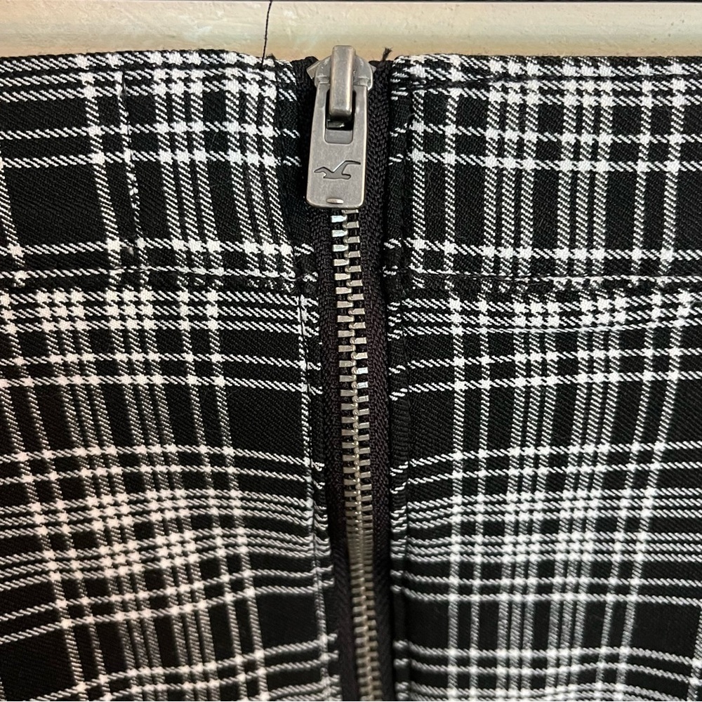 Hollister Black White Plaid Ultra High Rise Skirt Schoolgirl Prep Preppy Size XS - Picture 5 of 13